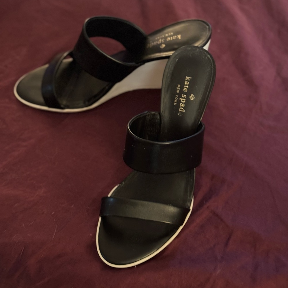 KATE SPADE size 8.5 black & white wedge heel shoes